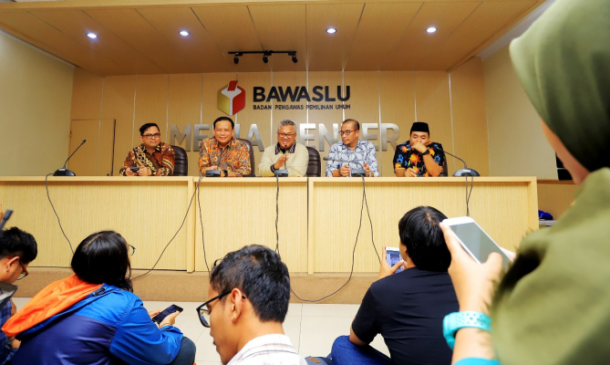 Usut Persoalan Surat Suara Diduga Tercoblos, Bawaslu Investigasi ke Malaysia