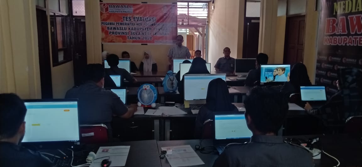 Ketua Bawaslu Provinsi Sulawesi Selatan Pantau Tes Evaluasi PPNPNS Di Pinrang