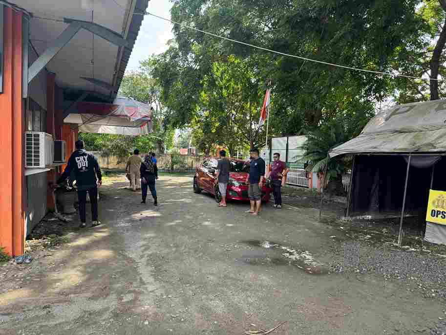 Kegiatan Jumat Bersih dilingkungan Bawaslu Pinrang