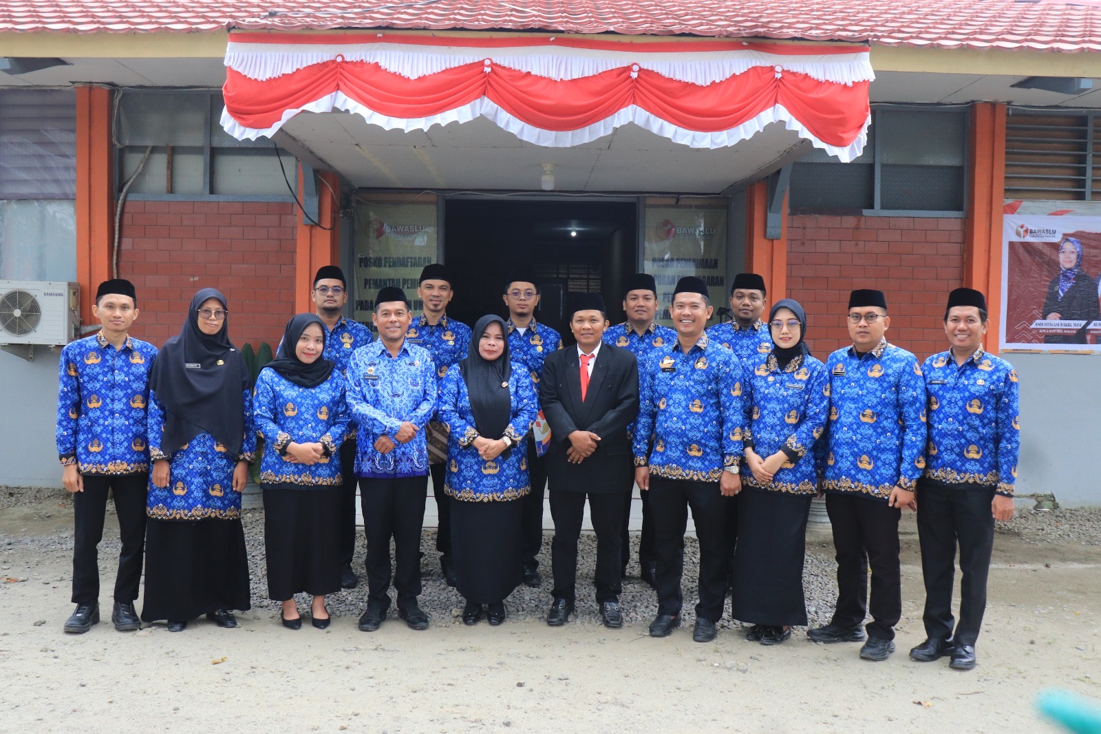 BAWASLU PINRANG PERINGATI HUT RI KE-80, GELAR UPACARA BENDERA PENUH HIKMAT