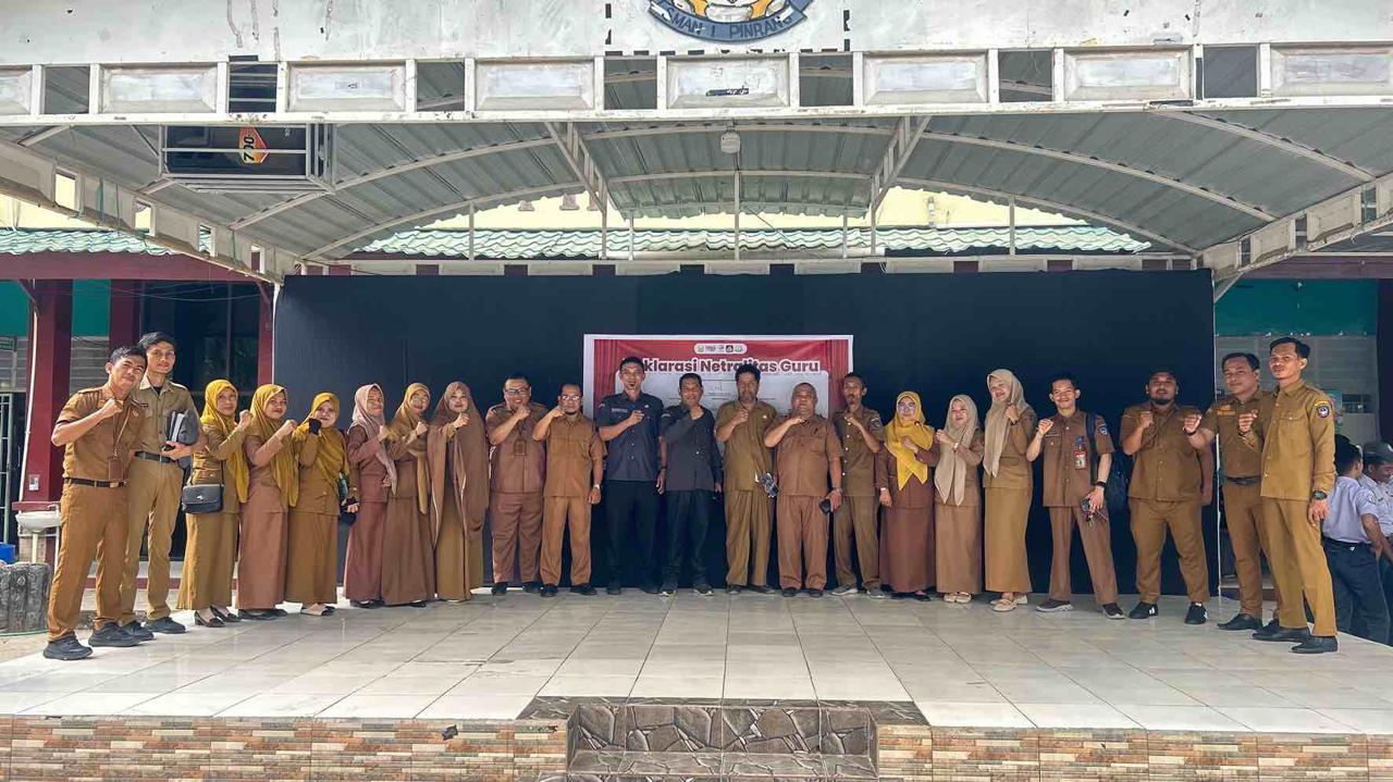 Bawaslu Pinrang Hadiri Deklarasi Netralitas Guru dalam Pilketos di SMAN 1 Pinrang