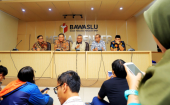 Usut Persoalan Surat Suara Diduga Tercoblos, Bawaslu Investigasi ke Malaysia