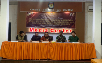 Aswar menghadiri rapat koordinasi di KPU Pinrang