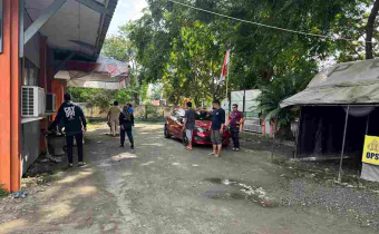 Kegiatan Jumat Bersih dilingkungan Bawaslu Pinrang