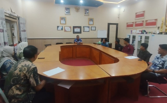 BAWASLU PINRANG LAKUKAN KOORDINASI DENGAN DISDUKCAPIL UNTUK PEMUTAKHIRAN DATA PEMILIH BERKELANJUTAN TAHUN 2025