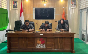 Bawaslu Pinrang Mantapkan Persiapan Sosialisasi Partisipatif Pemilih Pemula, Gelar Rapat Internal